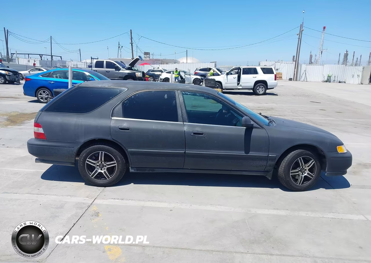 1995 Honda Accord Lx VIN:1HGCE1824SA010541 - 13