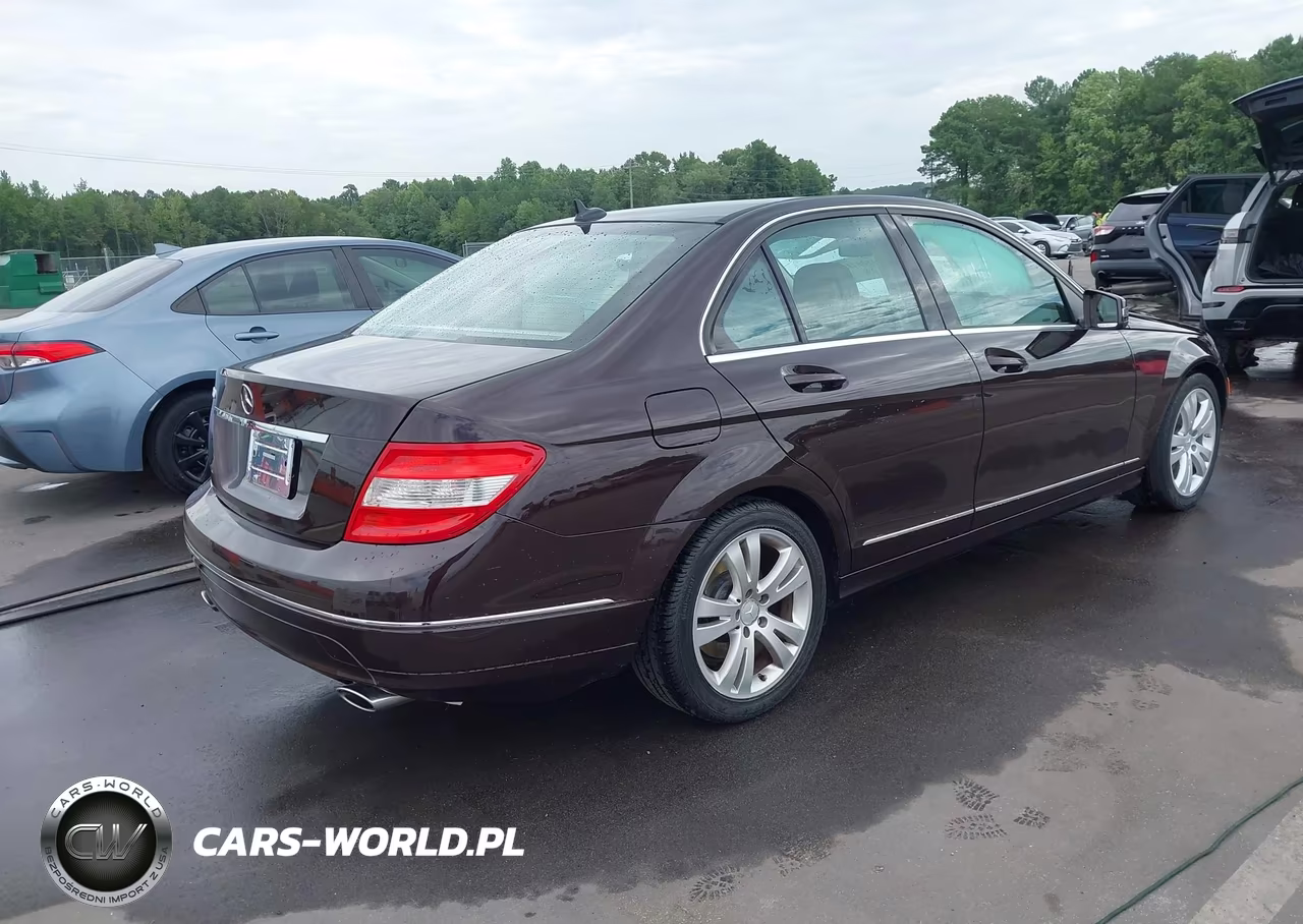 2011 Mercedes-Benz C 300 Luxury-Sport VIN:WDDGF5EB1BA495400 - 4