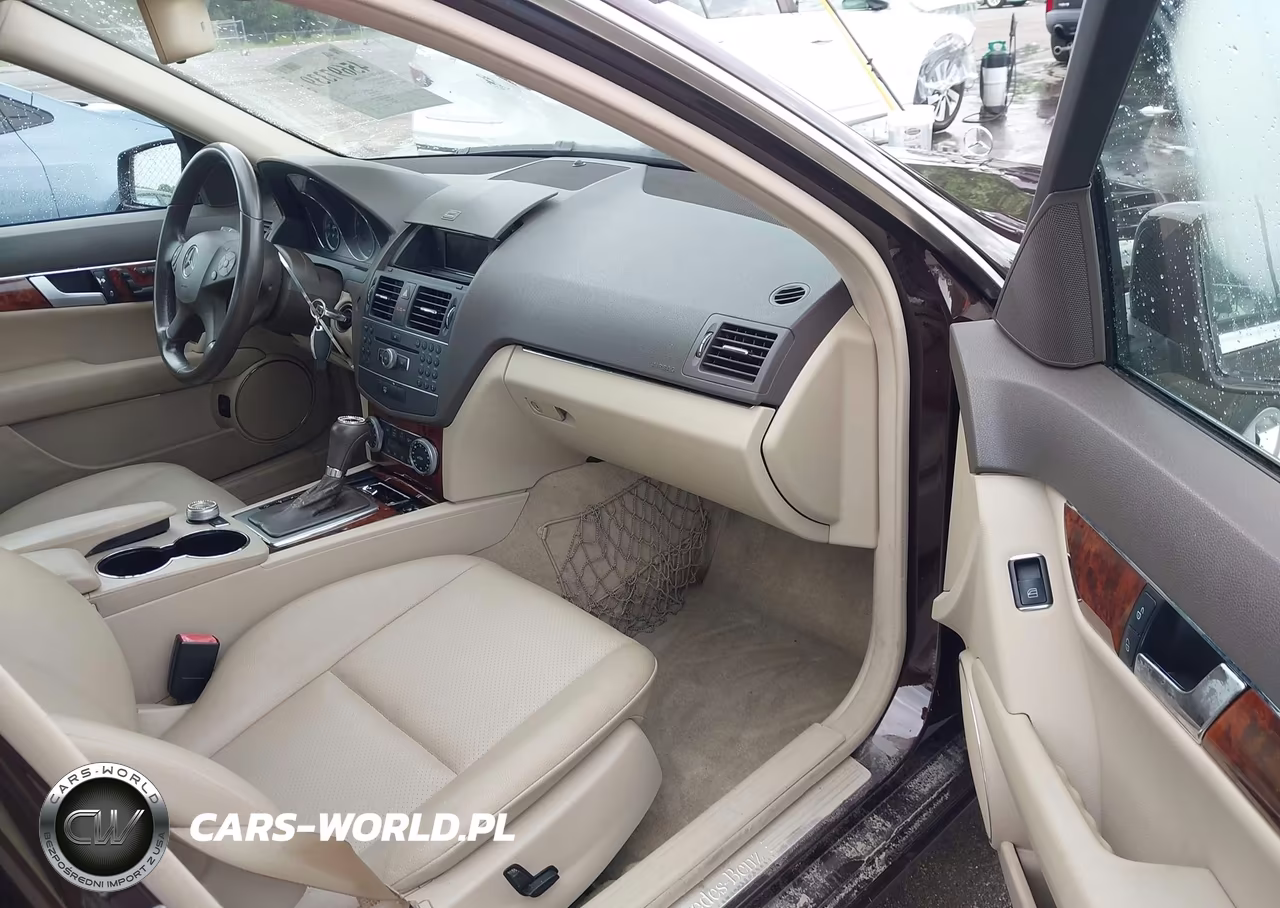 2011 Mercedes-Benz C 300 Luxury-Sport VIN:WDDGF5EB1BA495400 - 5