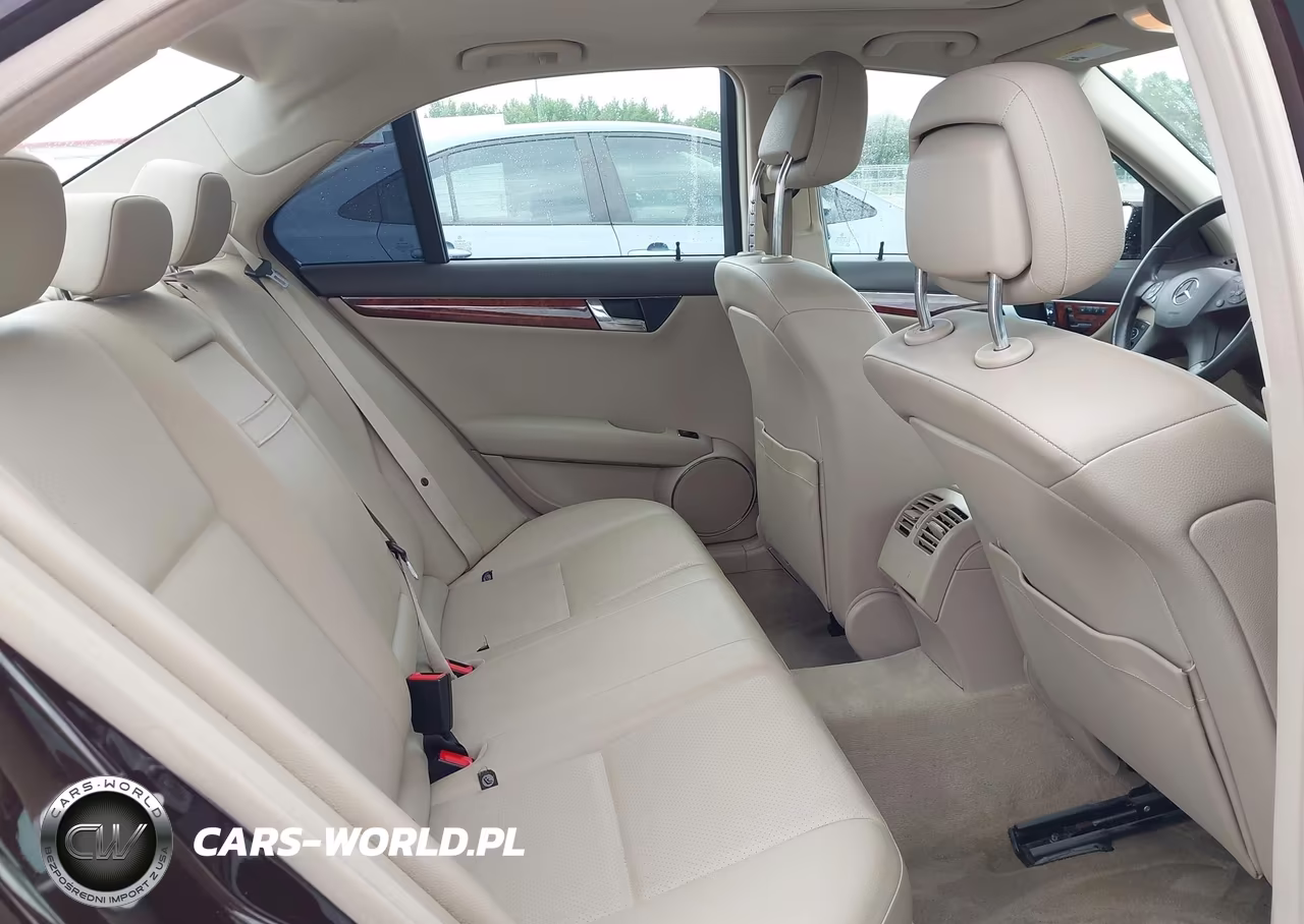 2011 Mercedes-Benz C 300 Luxury-Sport VIN:WDDGF5EB1BA495400 - 8