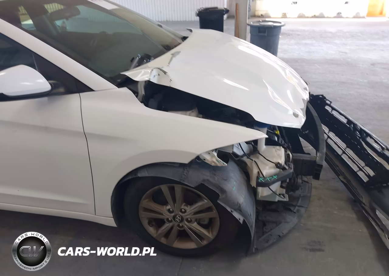 2018 Hyundai Elantra Sel VIN:5NPD84LF5JH373573 - 17
