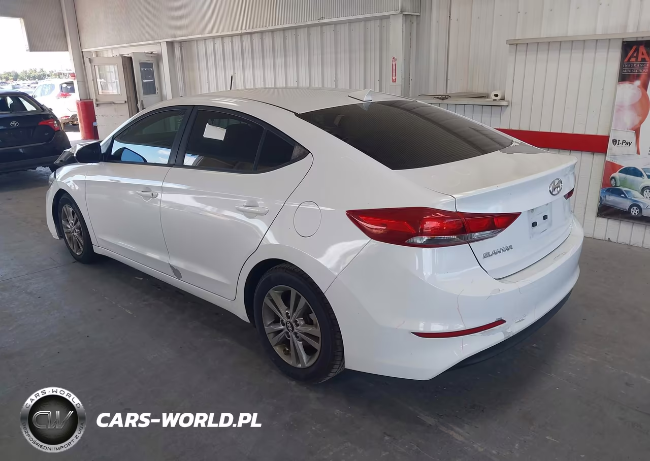 2018 Hyundai Elantra Sel VIN:5NPD84LF5JH373573 - 3
