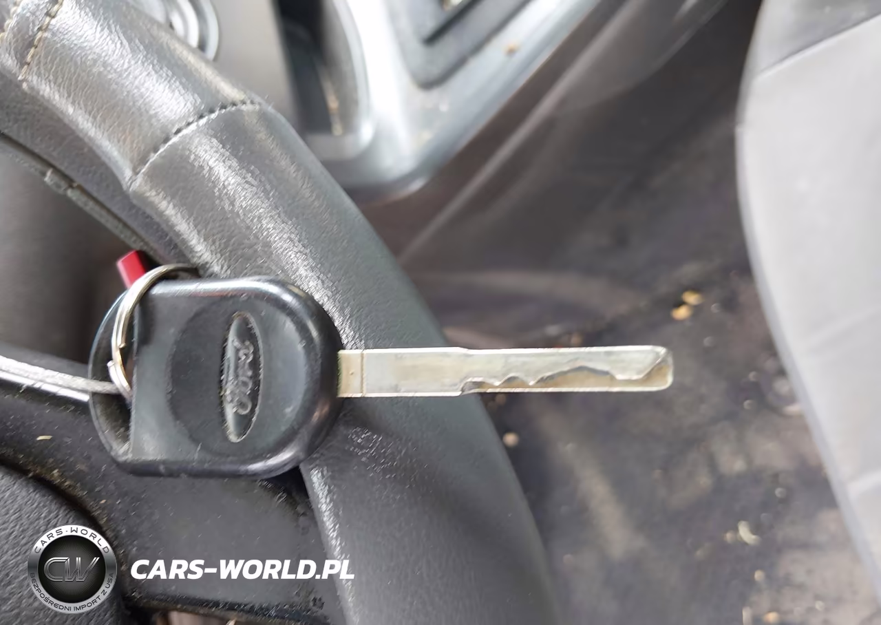 2015 Ford Fiesta S VIN:3FADP4AJXFM220818 - 11