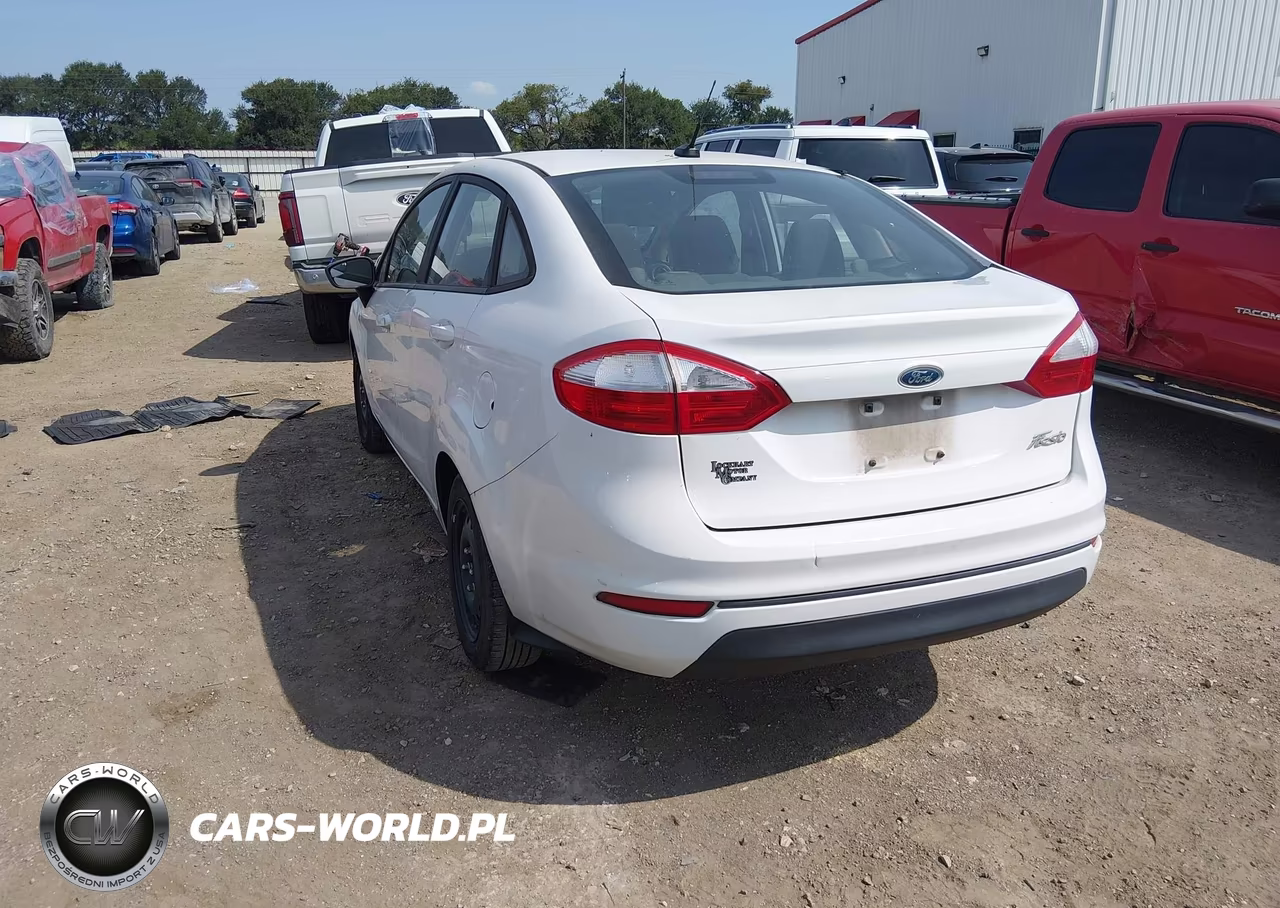 2015 Ford Fiesta S VIN:3FADP4AJXFM220818 - 3