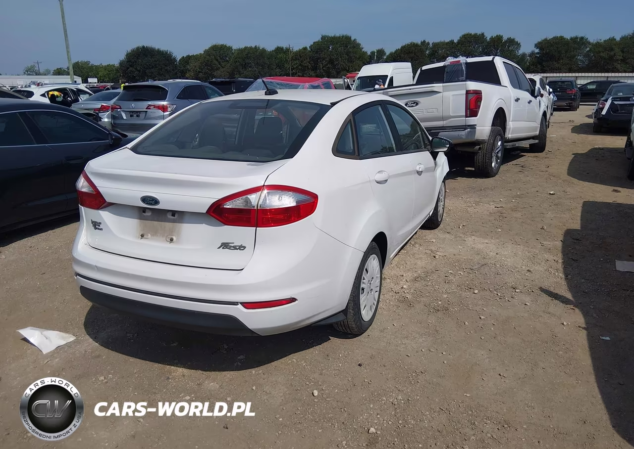 2015 Ford Fiesta S VIN:3FADP4AJXFM220818 - 4