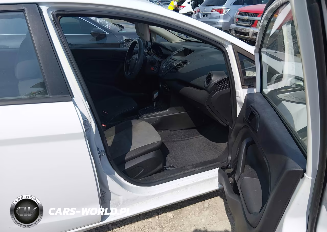 2015 Ford Fiesta S VIN:3FADP4AJXFM220818 - 5