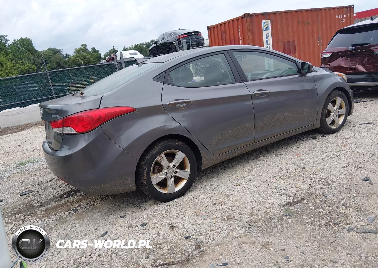 2013 Hyundai Elantra Gls VIN:5NPDH4AEXDH371235 - 4