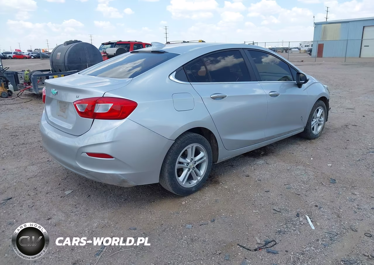 2017 Chevrolet Cruze Lt Auto VIN:1G1BE5SM2H7239780 - 4