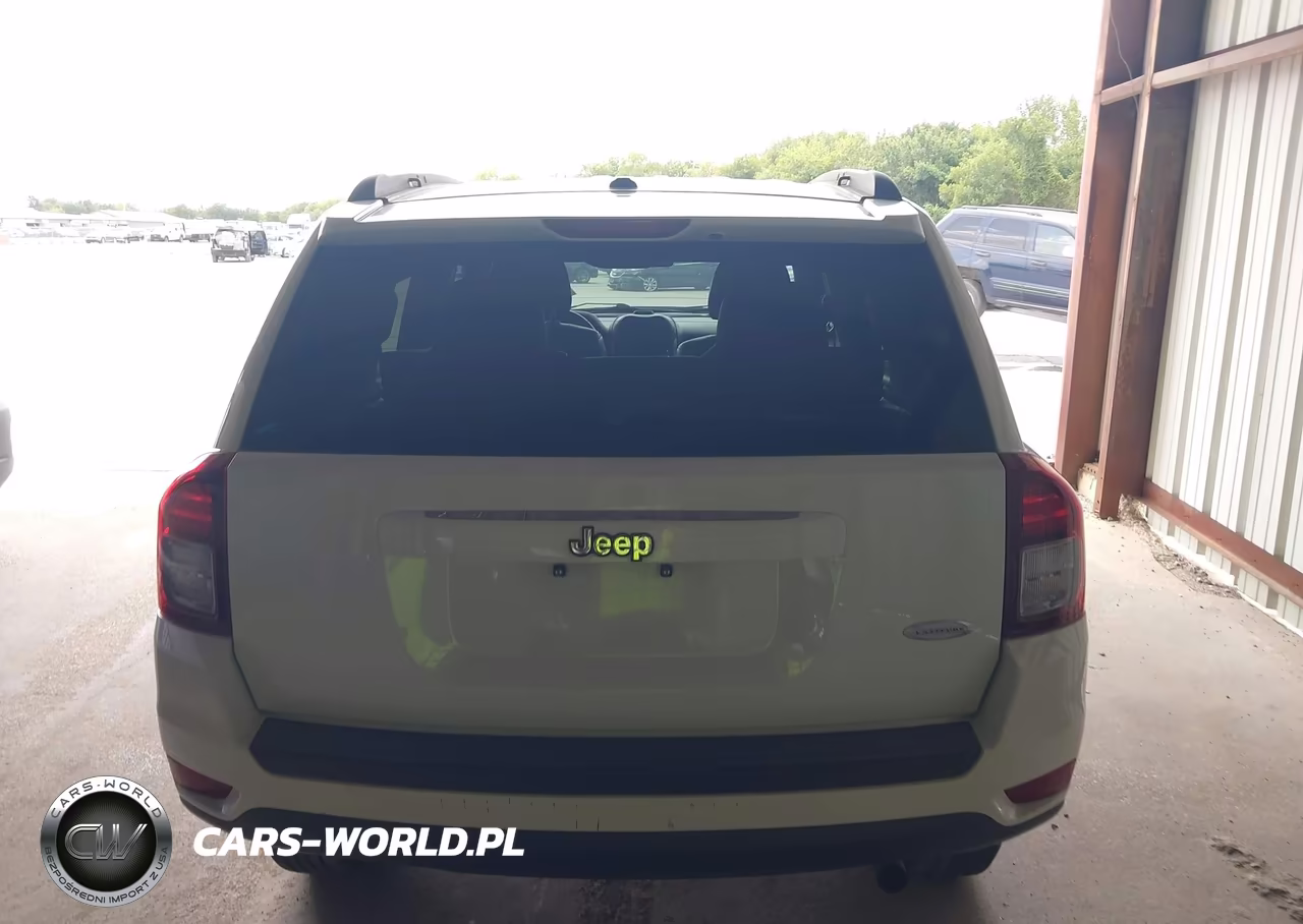 2016 Jeep Compass Latitude VIN:1C4NJCEA2GD590792 - 16