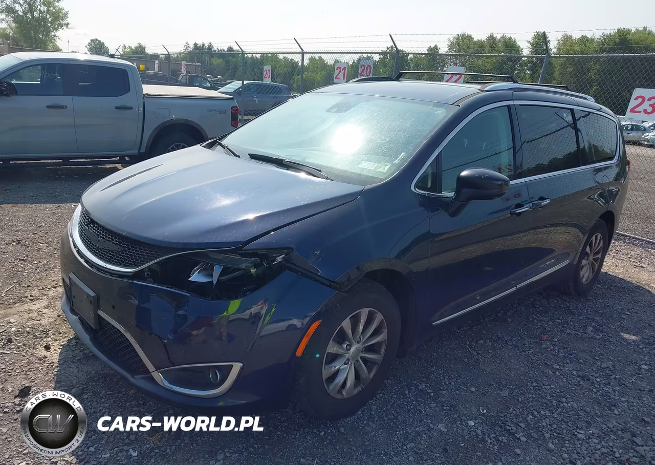 2019 Chrysler Pacifica Touring L VIN:2C4RC1BGXKR655239 - 2