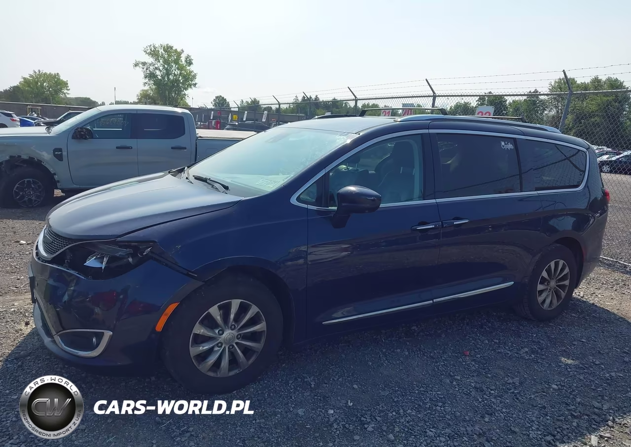 2019 Chrysler Pacifica Touring L VIN:2C4RC1BGXKR655239 - 6