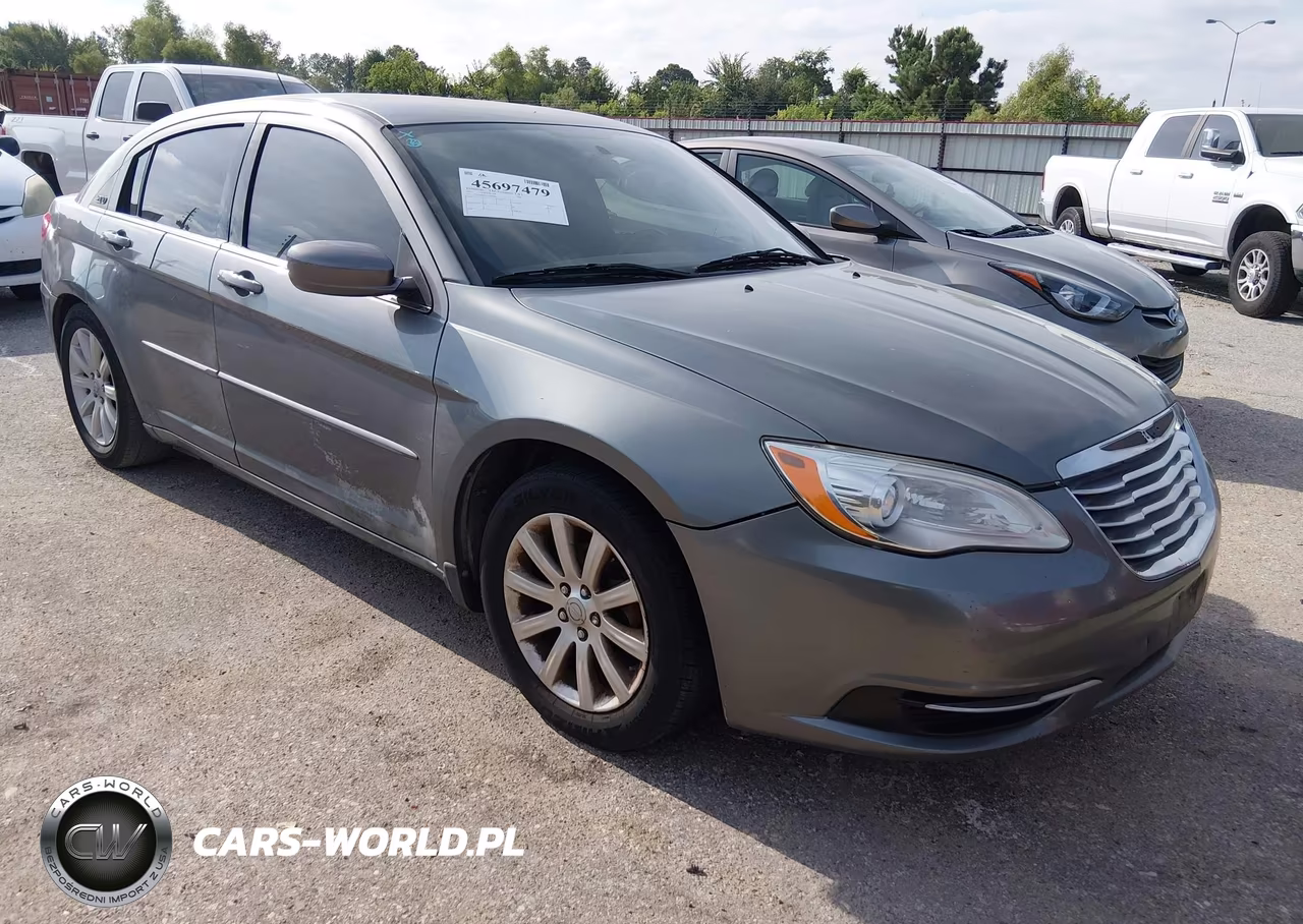 2013 Chrysler 200 Touring – zdjęcie 1 z 14