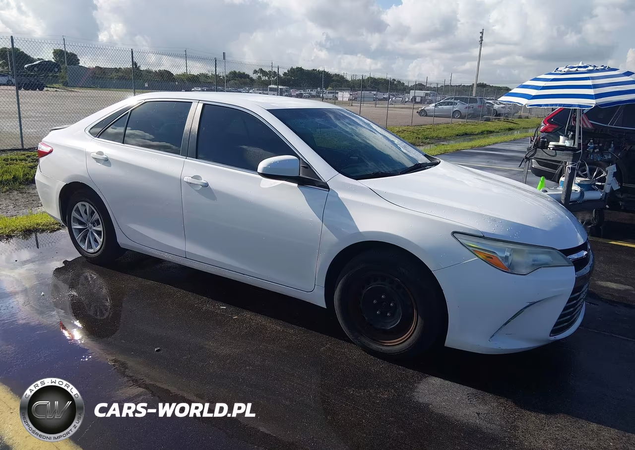 2016 Toyota Camry Le