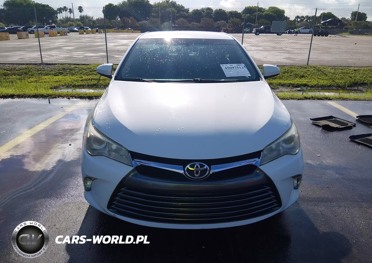 2016 Toyota Camry Le VIN:4T1BF1FK2GU606016 - 12