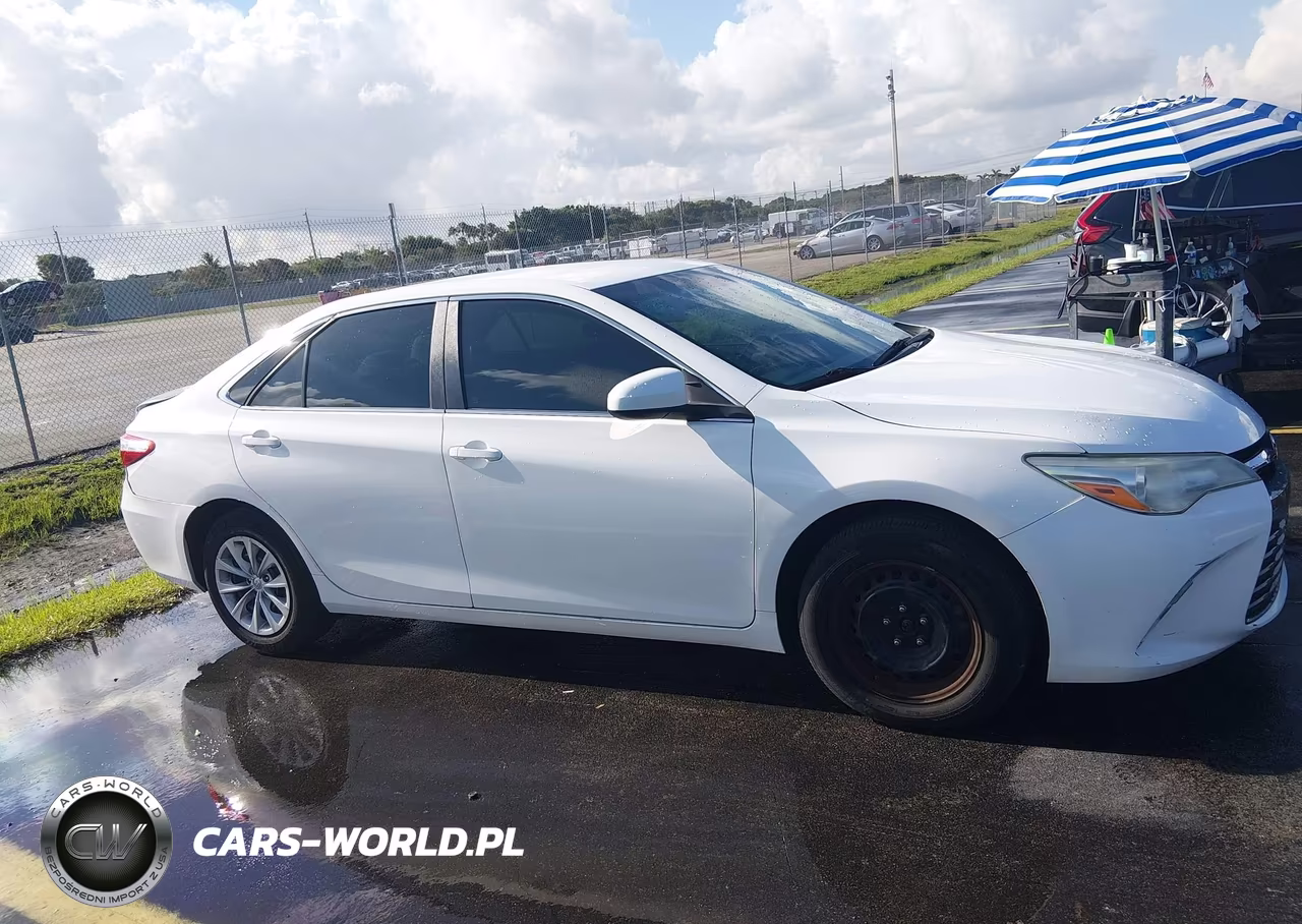 2016 Toyota Camry Le VIN:4T1BF1FK2GU606016 - 13