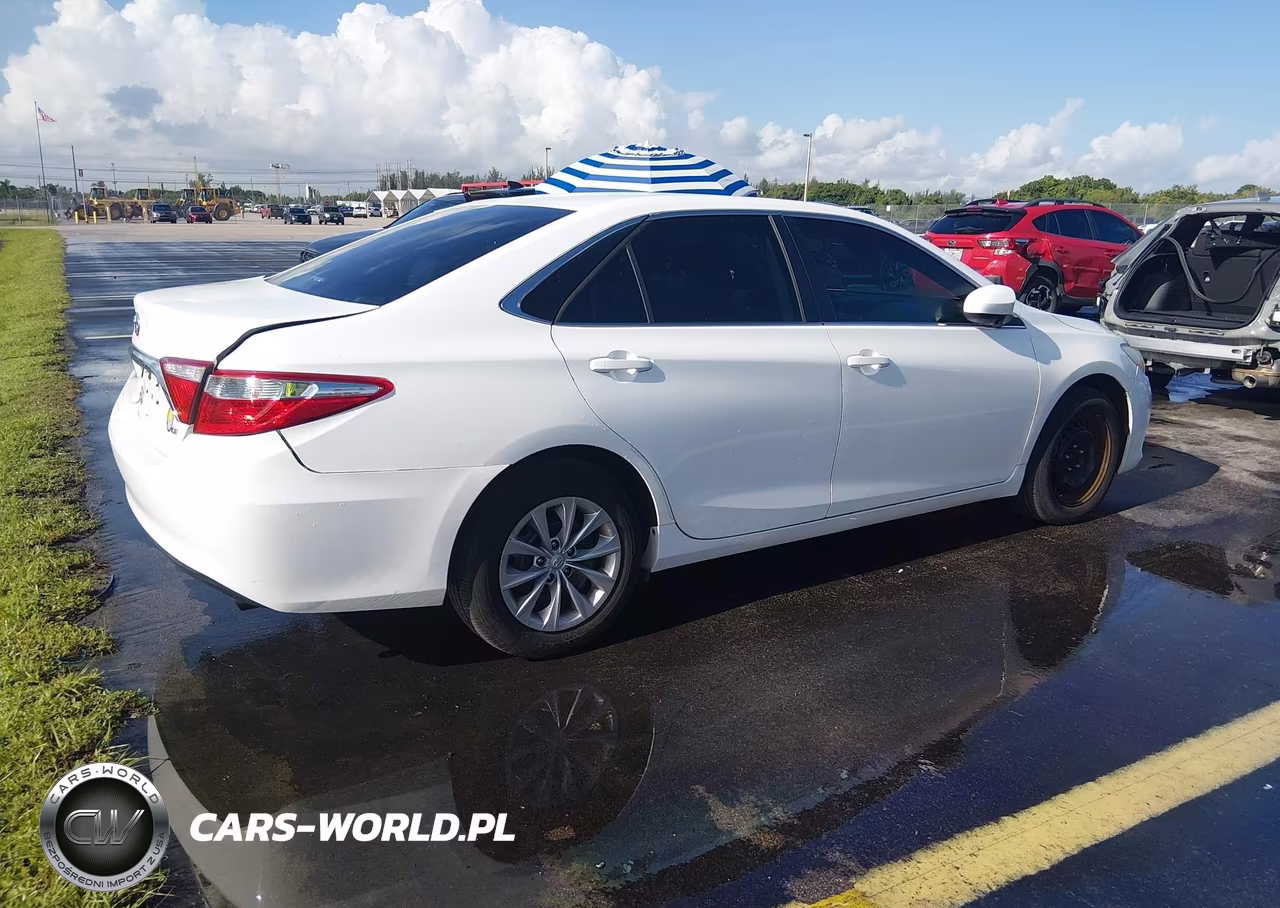 2016 Toyota Camry Le VIN:4T1BF1FK2GU606016 - 4