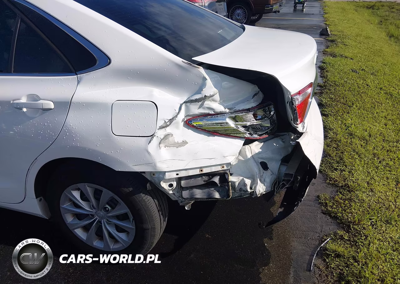 2016 Toyota Camry Le VIN:4T1BF1FK2GU606016 - 6