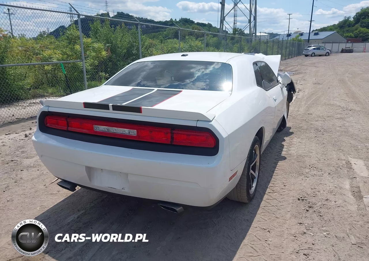 2011 Dodge Challenger VIN:2B3CJ4DG4BH605308 - 4