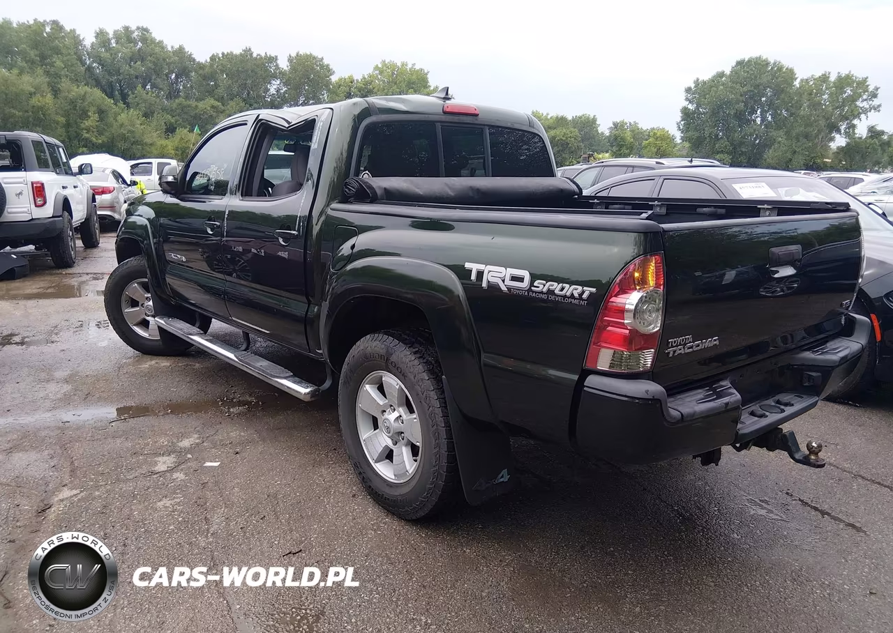 2014 Toyota Tacoma Base V6 VIN:5TFLU4EN0EX108470 - 3