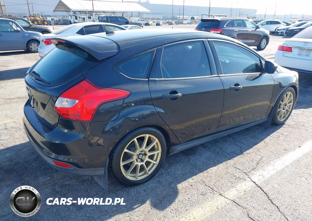 2012 Ford Focus Se VIN:1FAHP3K24CL417208 - 4