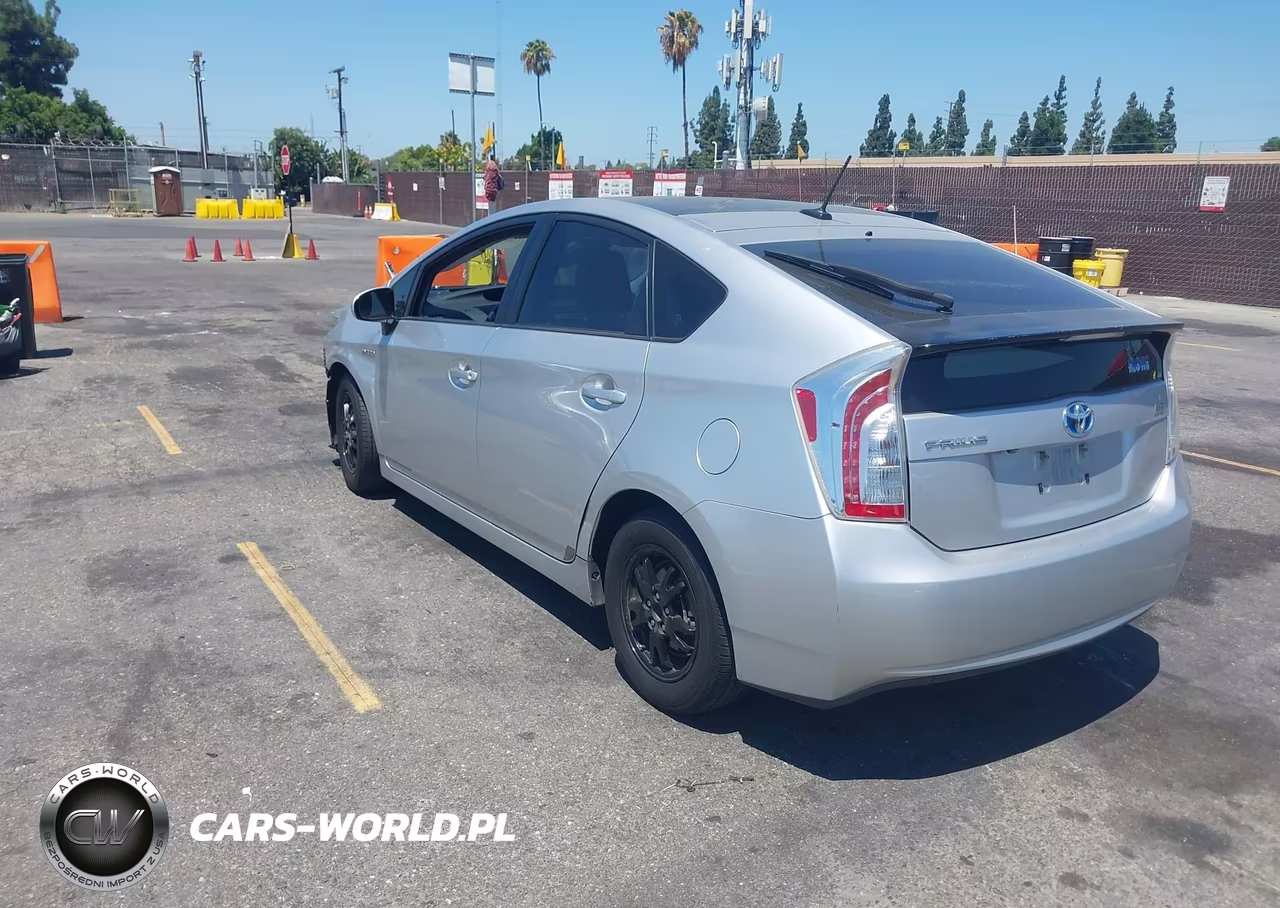 2012 Toyota Prius Four VIN:JTDKN3DU4C5390522 - 3