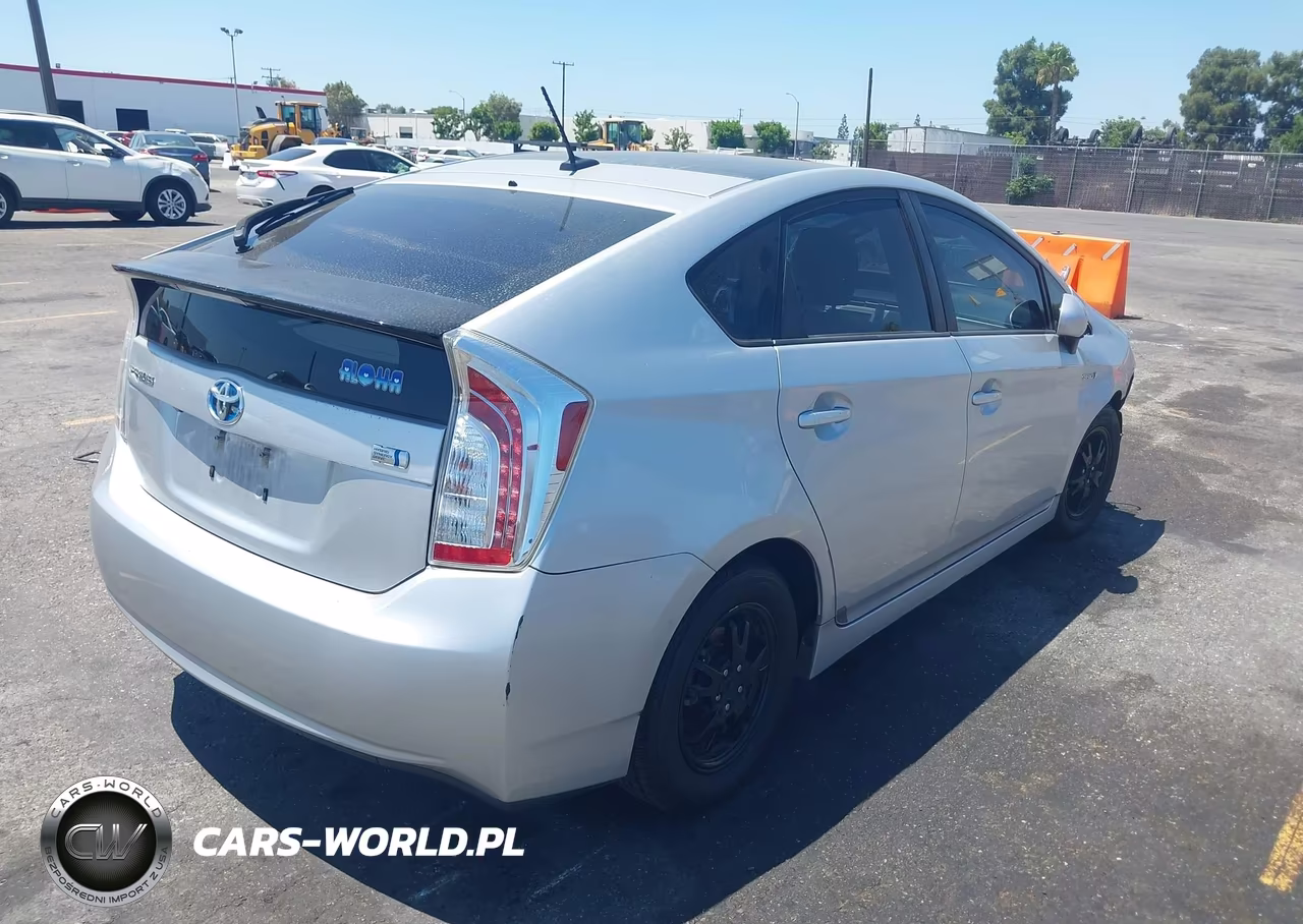 2012 Toyota Prius Four VIN:JTDKN3DU4C5390522 - 4