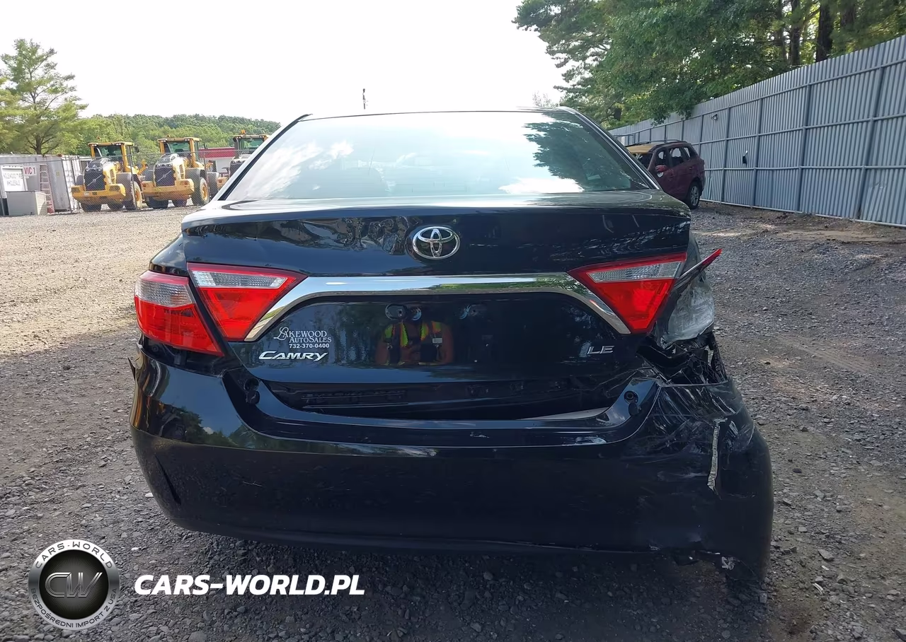 2017 Toyota Camry Le VIN:4T1BF1FK5HU378627 - 16