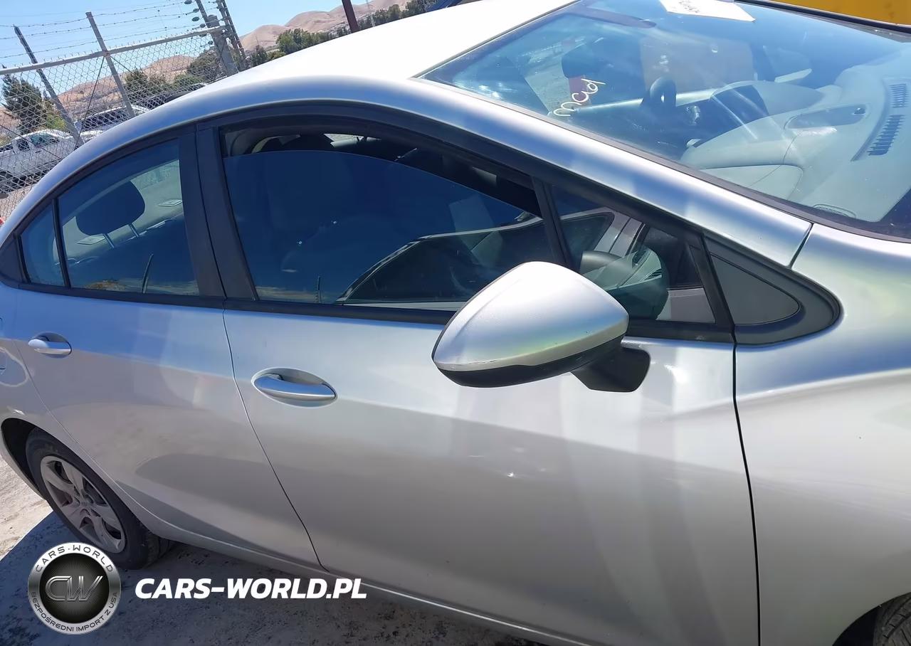2018 Chevrolet Cruze Ls Auto VIN:1G1BC5SM2J7105539 - 13