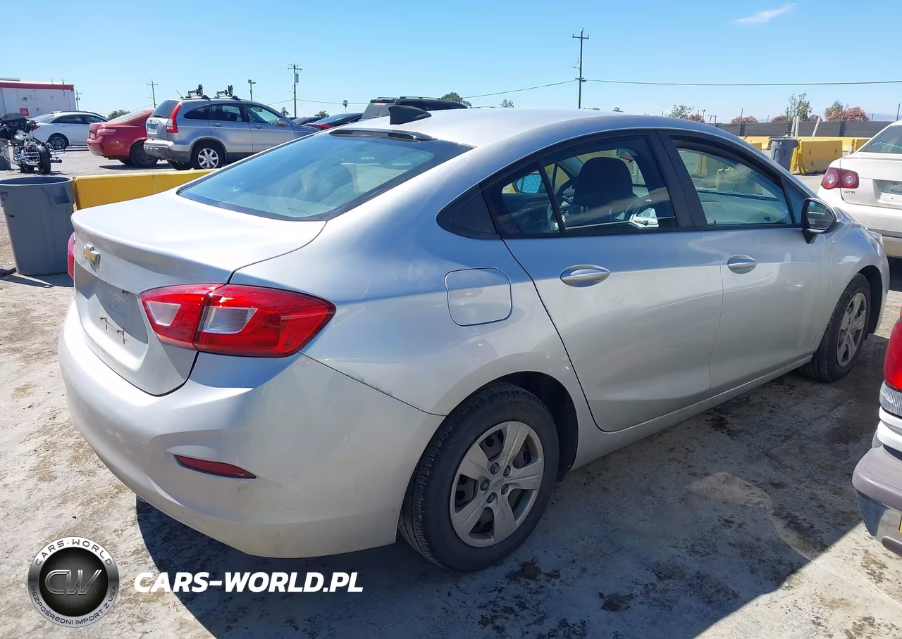 2018 Chevrolet Cruze Ls Auto VIN:1G1BC5SM2J7105539 - 4