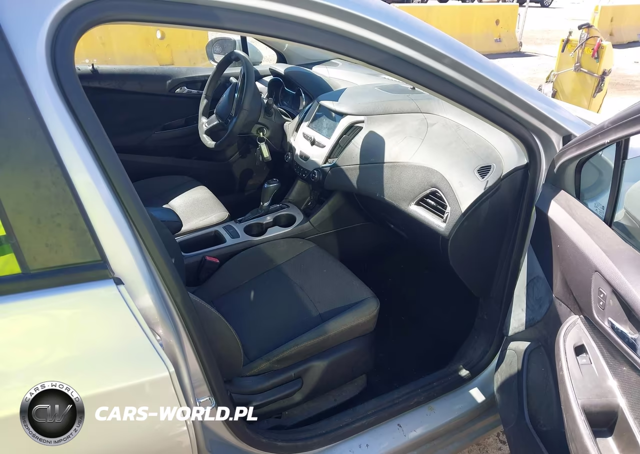 2018 Chevrolet Cruze Ls Auto VIN:1G1BC5SM2J7105539 - 5