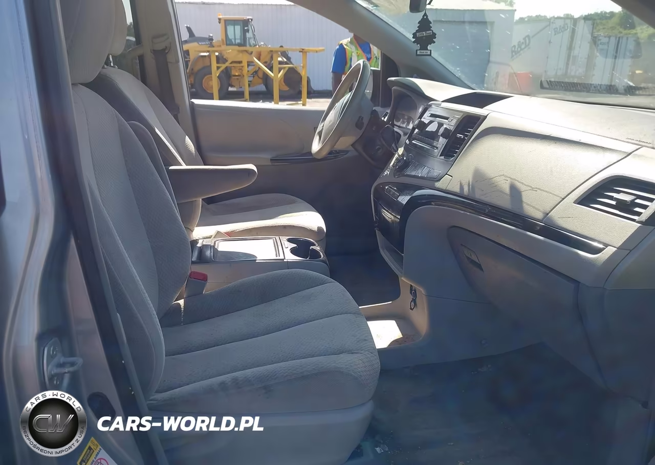 2013 Toyota Sienna Le V6 8 Passenger VIN:5TDKK3DC3DS403109 - 5