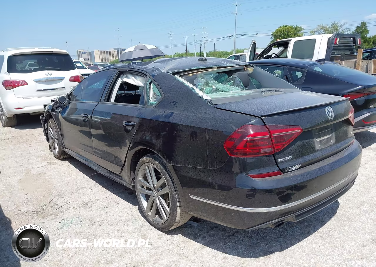 2018 Volkswagen Passat 2.0T R-Line-2.0T S VIN:1VWAA7A33JC015401 - 3