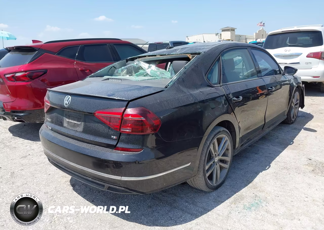 2018 Volkswagen Passat 2.0T R-Line-2.0T S VIN:1VWAA7A33JC015401 - 4