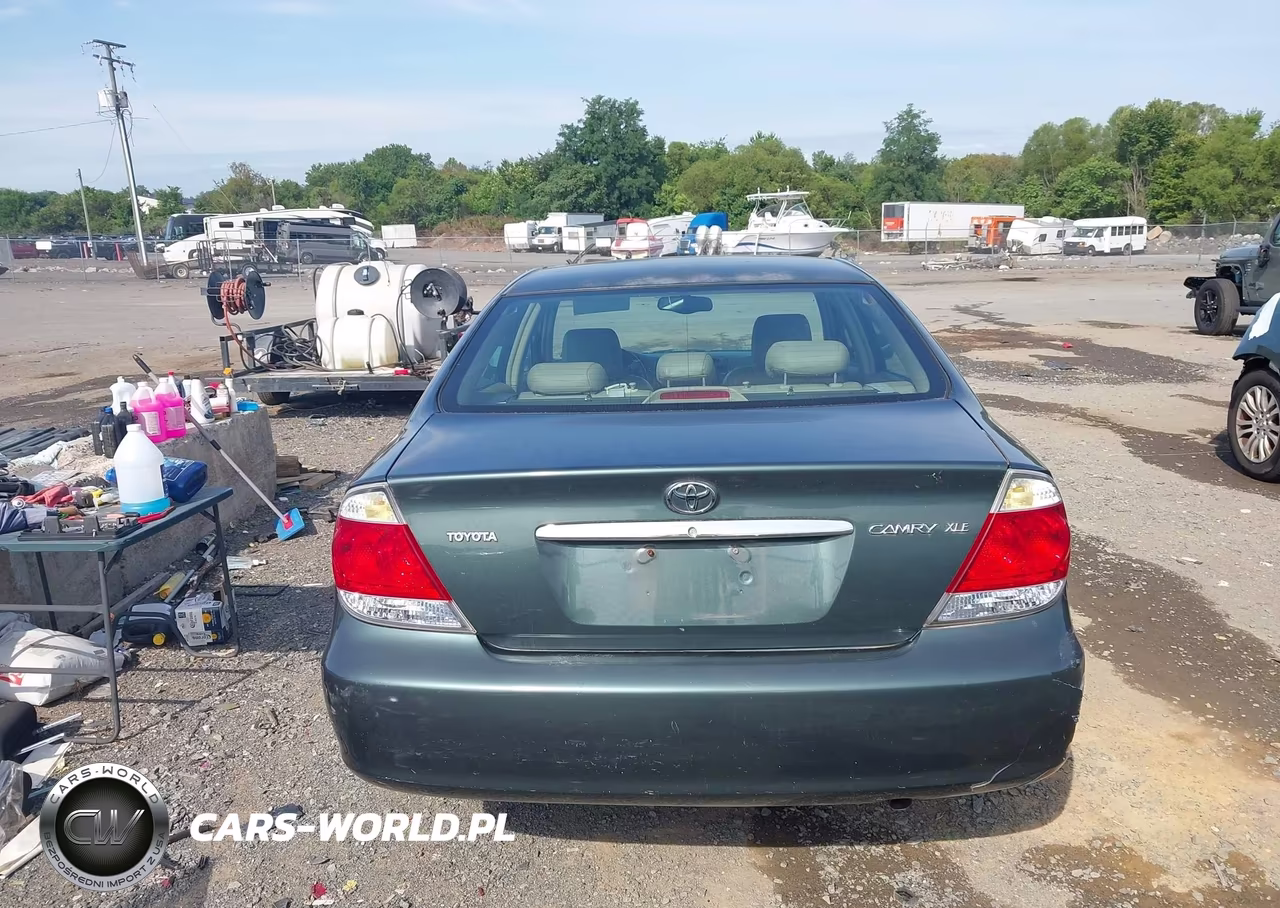 2005 Toyota Camry Xle VIN:4T1BE30K75U412831 - 16