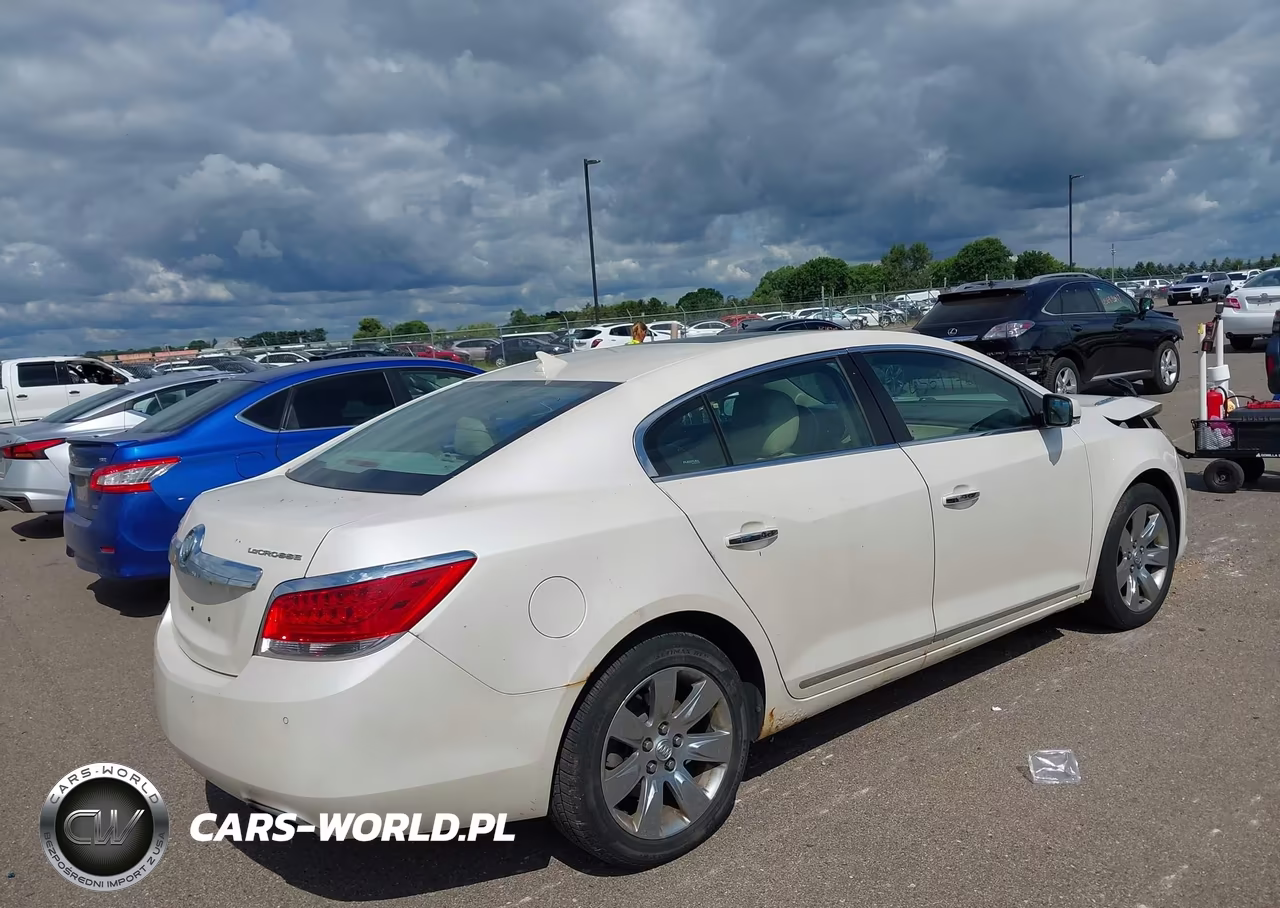 2013 Buick Lacrosse Leather Group VIN:1G4GC5E38DF304973 - 4