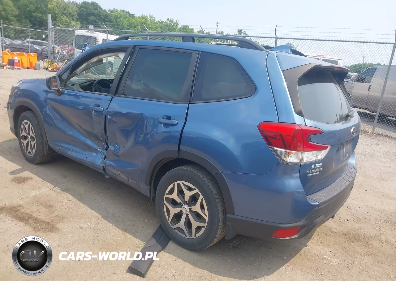 2020 Subaru Forester Premium VIN:JF2SKAJC0LH411620 - 3
