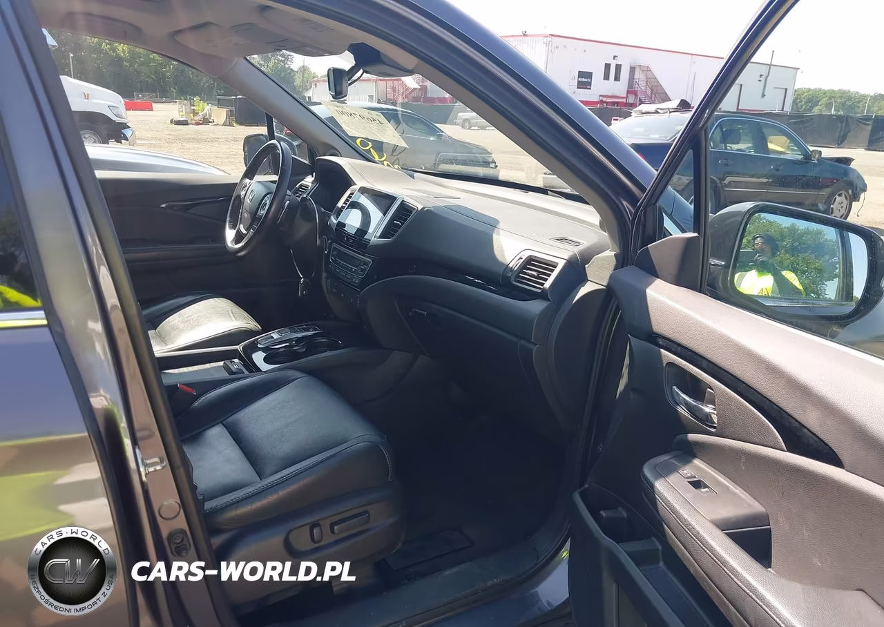 2016 Honda Pilot Touring VIN:5FNYF6H98GB064676 - 5