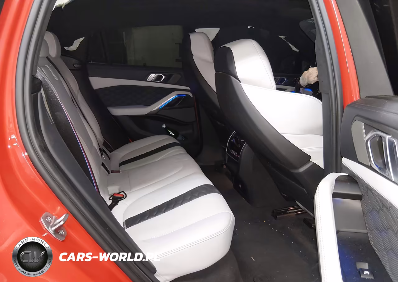 2023 BMW X6 M VIN:5YMCY0C09P9R75112 - 8