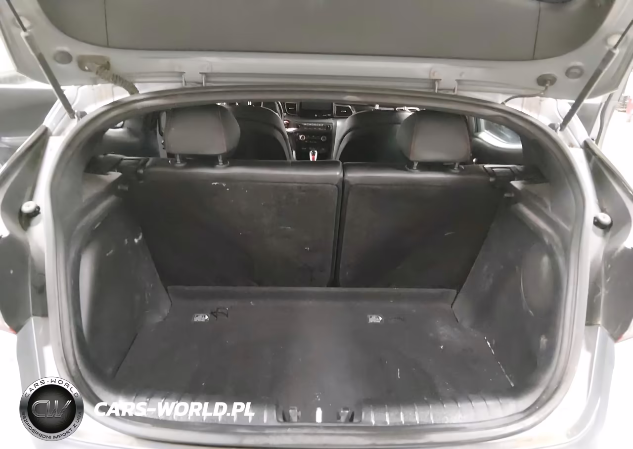 2019 Hyundai Veloster 2.0 Premium VIN:KMHTG6AF7KU004245 - 18