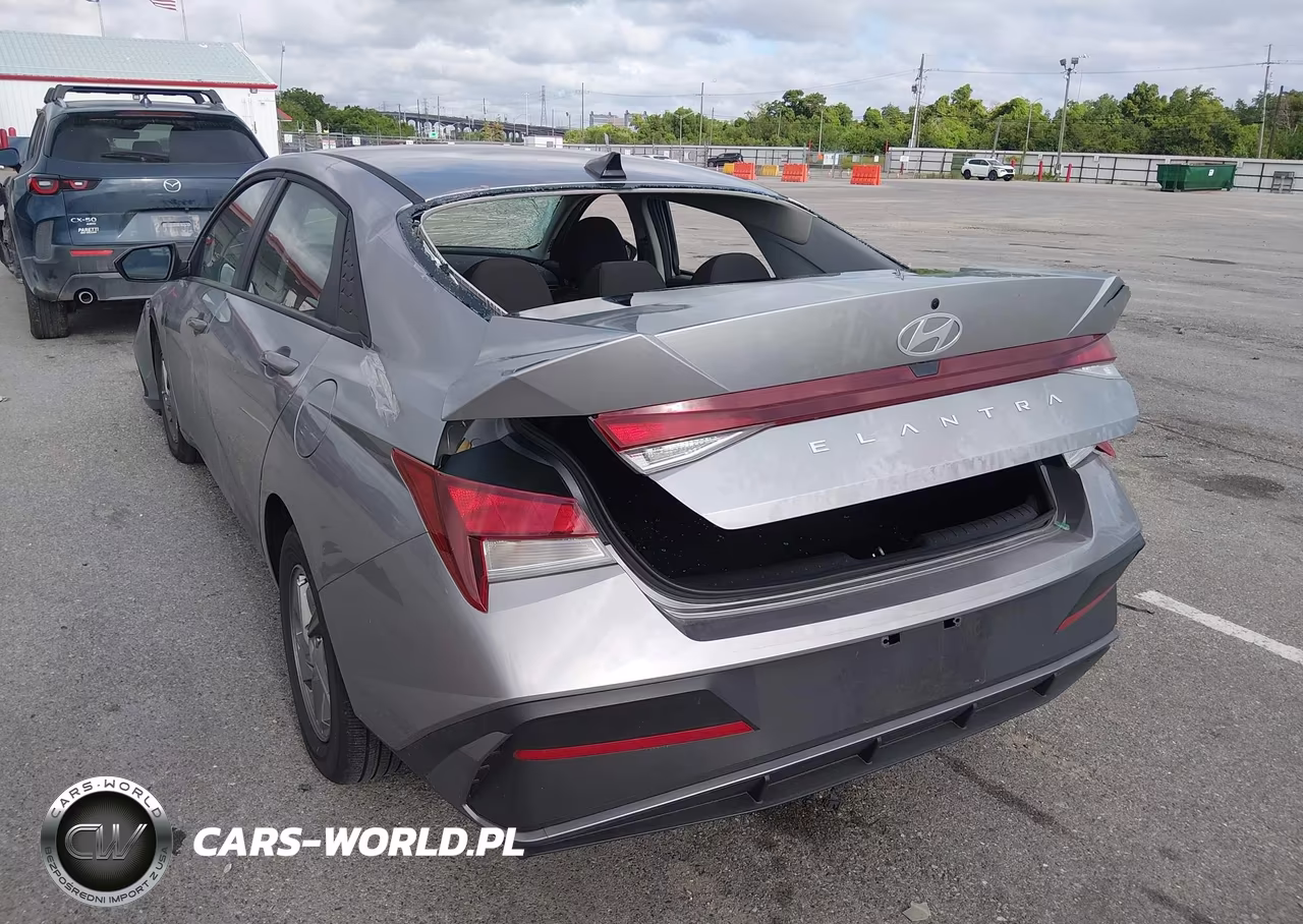 2026 Hyundai Elantra Se VIN:KMHLL4DG9TU099588 - 3