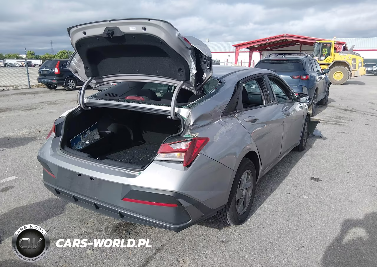 2026 Hyundai Elantra Se VIN:KMHLL4DG9TU099588 - 4