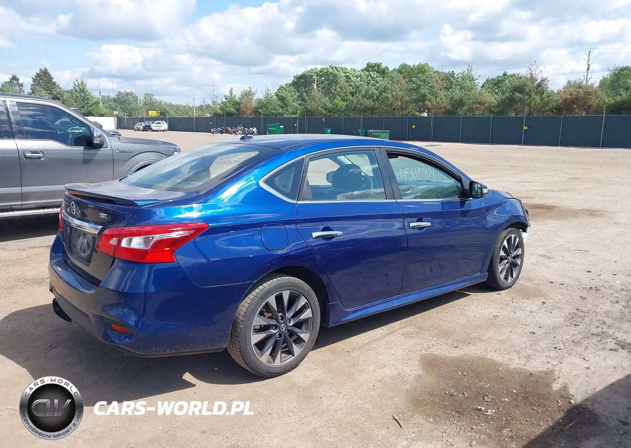 2017 Nissan Sentra Sr Turbo VIN:3N1CB7AP2HY303586 - 4