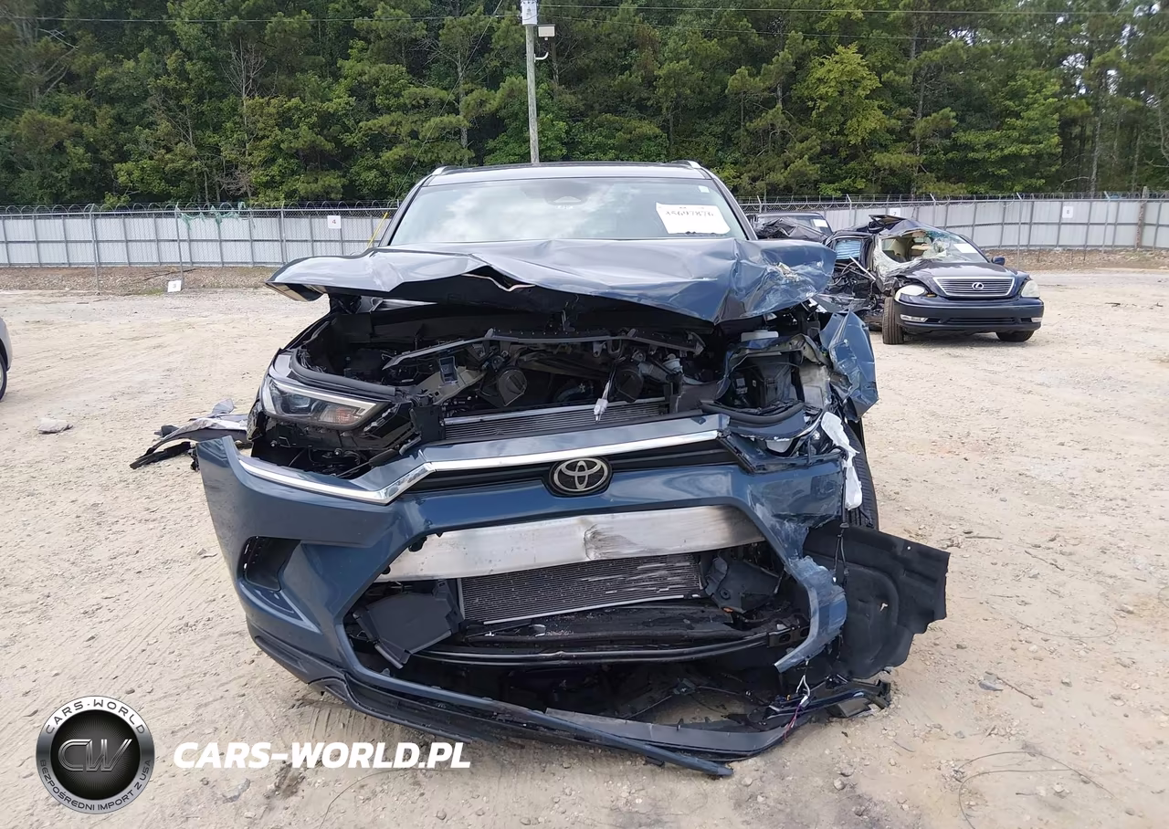2026 Toyota Grand Highlander Xle VIN:5TDAAAB51TS108502 - 13
