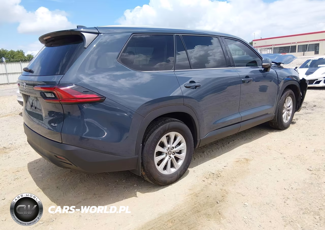 2026 Toyota Grand Highlander Xle VIN:5TDAAAB51TS108502 - 4