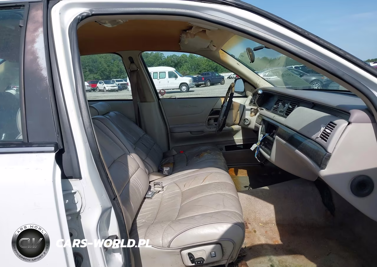 1992 Ford Crown Victoria Touring VIN:2FACP75WXNX234787 - 5