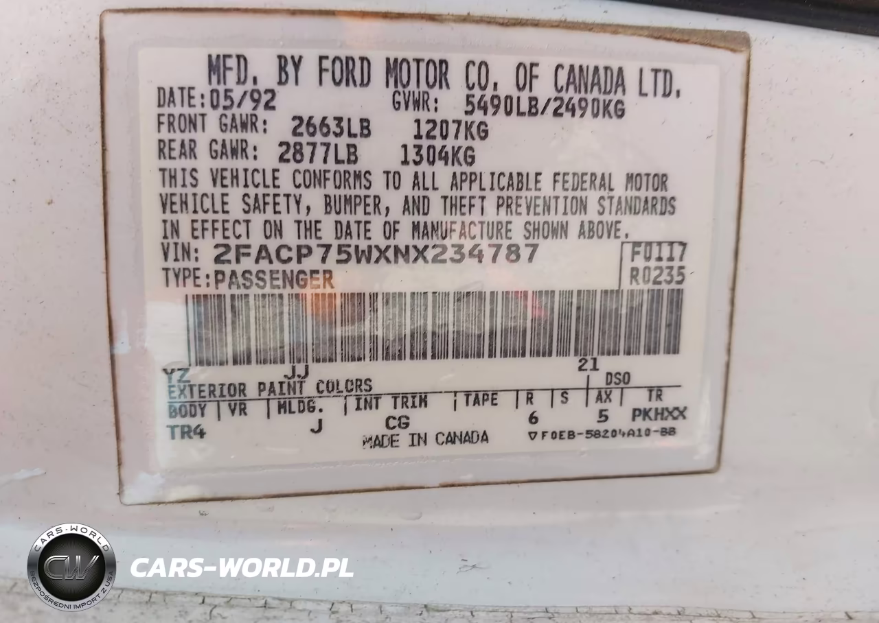 1992 Ford Crown Victoria Touring VIN:2FACP75WXNX234787 - 9