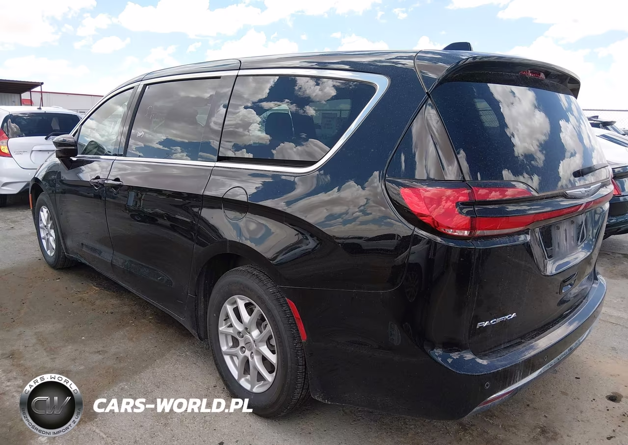 2025 Chrysler Pacifica Select VIN:2C4RC1BG4SR554939 - 3