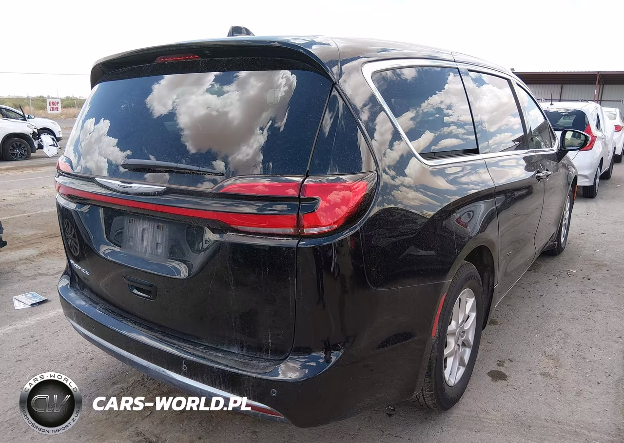 2025 Chrysler Pacifica Select VIN:2C4RC1BG4SR554939 - 4
