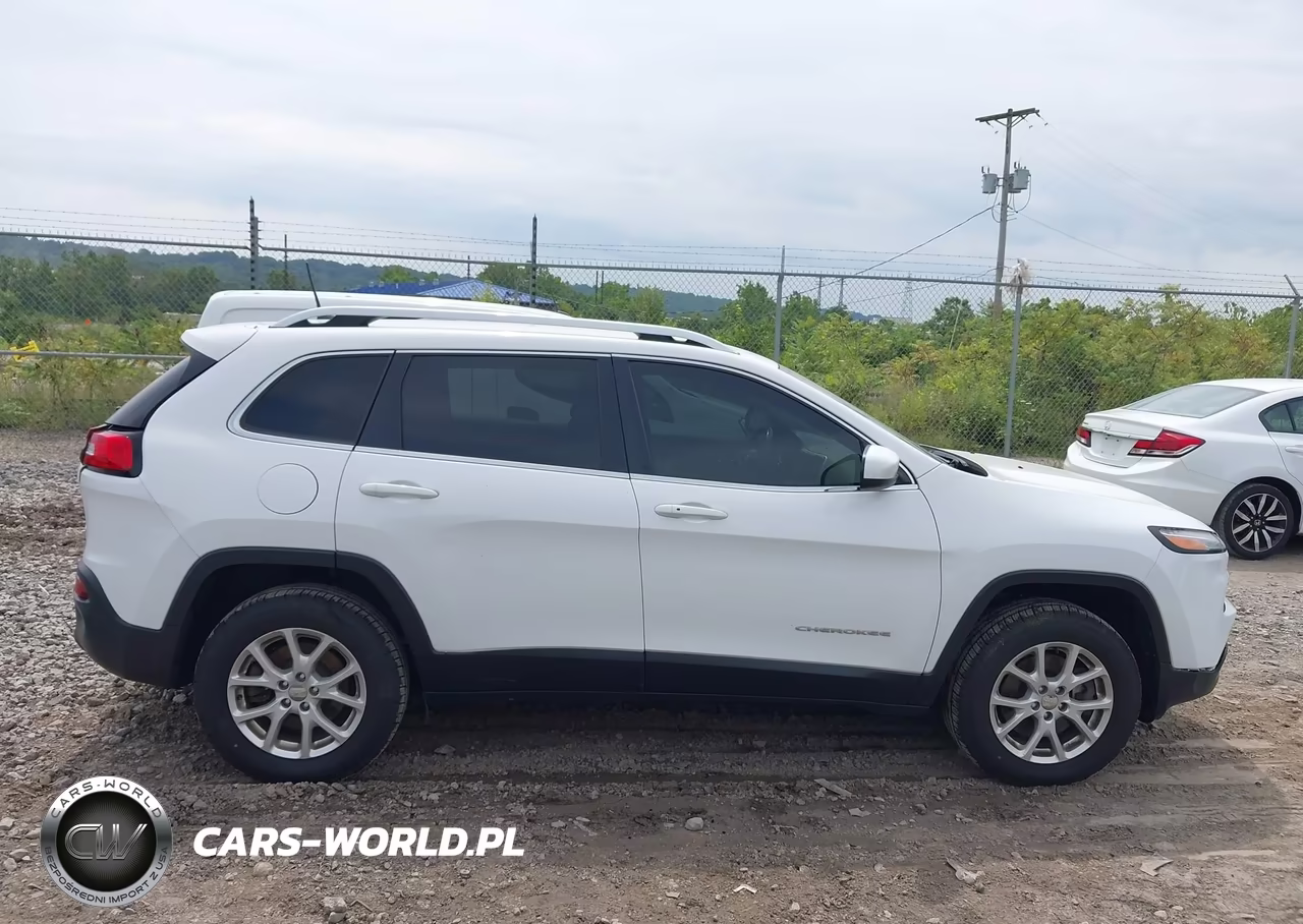 2017 Jeep Cherokee Latitude VIN:1C4PJMCB3HD213934 - 13