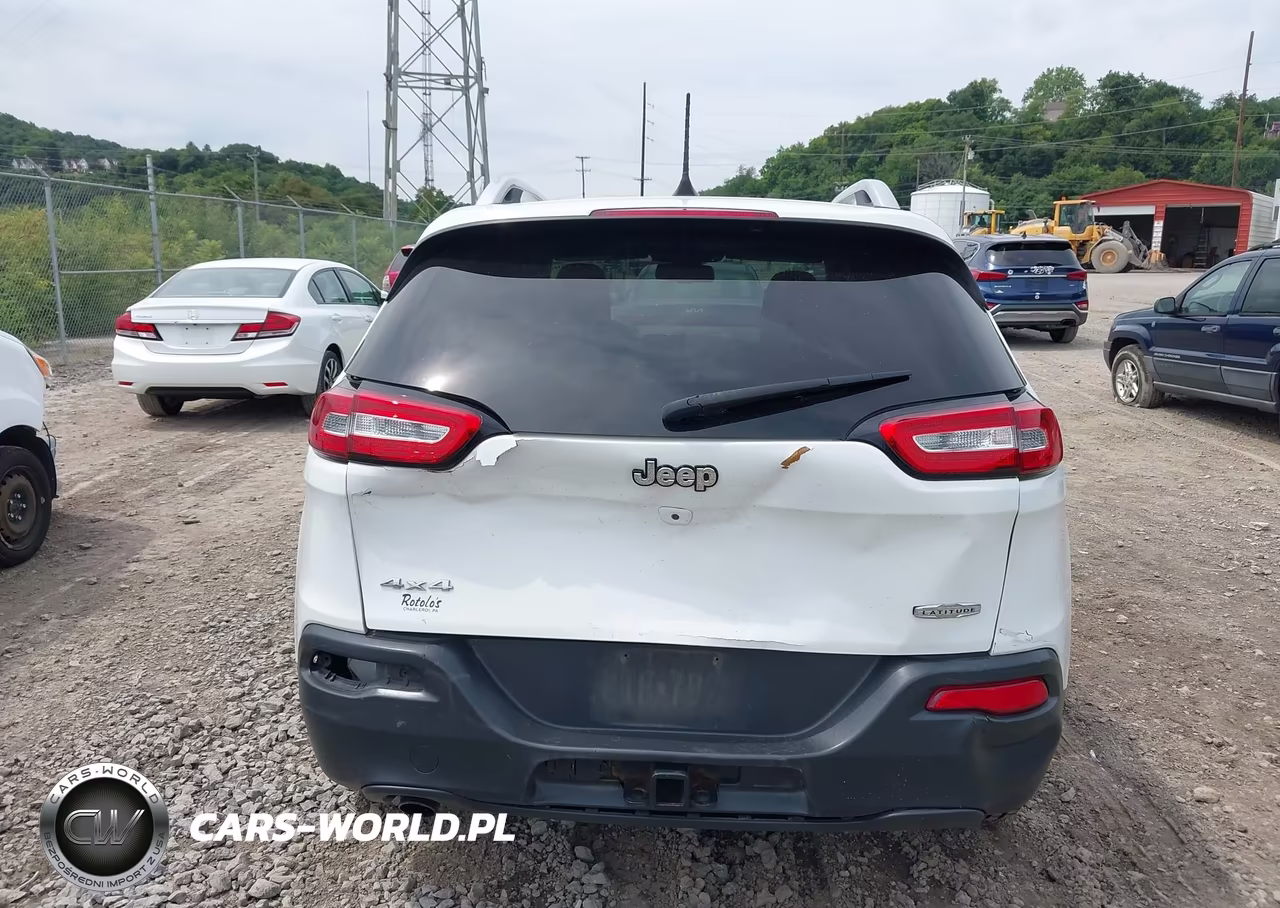 2017 Jeep Cherokee Latitude VIN:1C4PJMCB3HD213934 - 16
